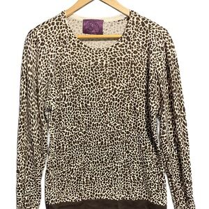Chic Leopard Print Long Sleeve Top